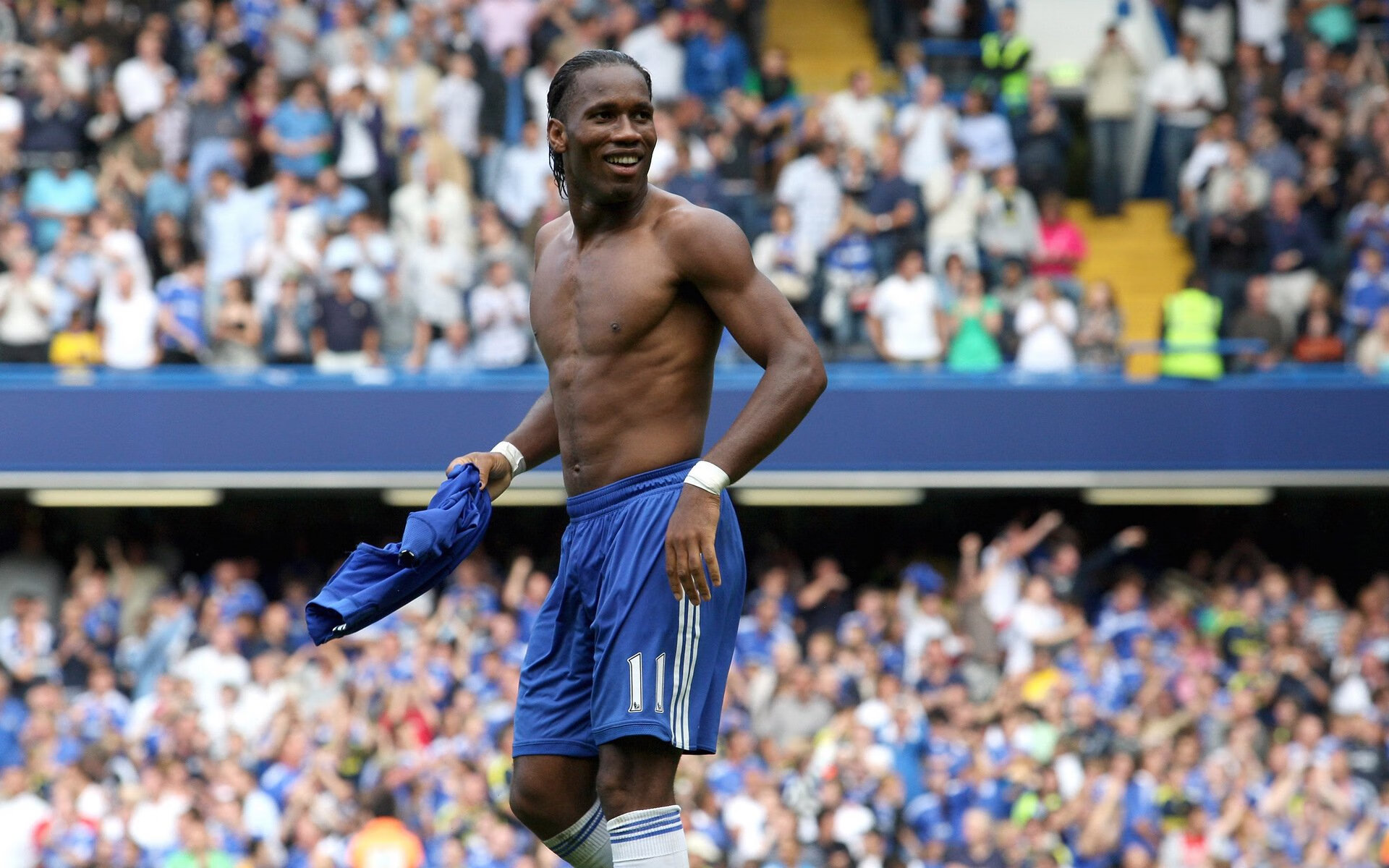 爱游戏用户专属-英超本轮比赛中多支豪门陷入困境，英超qg