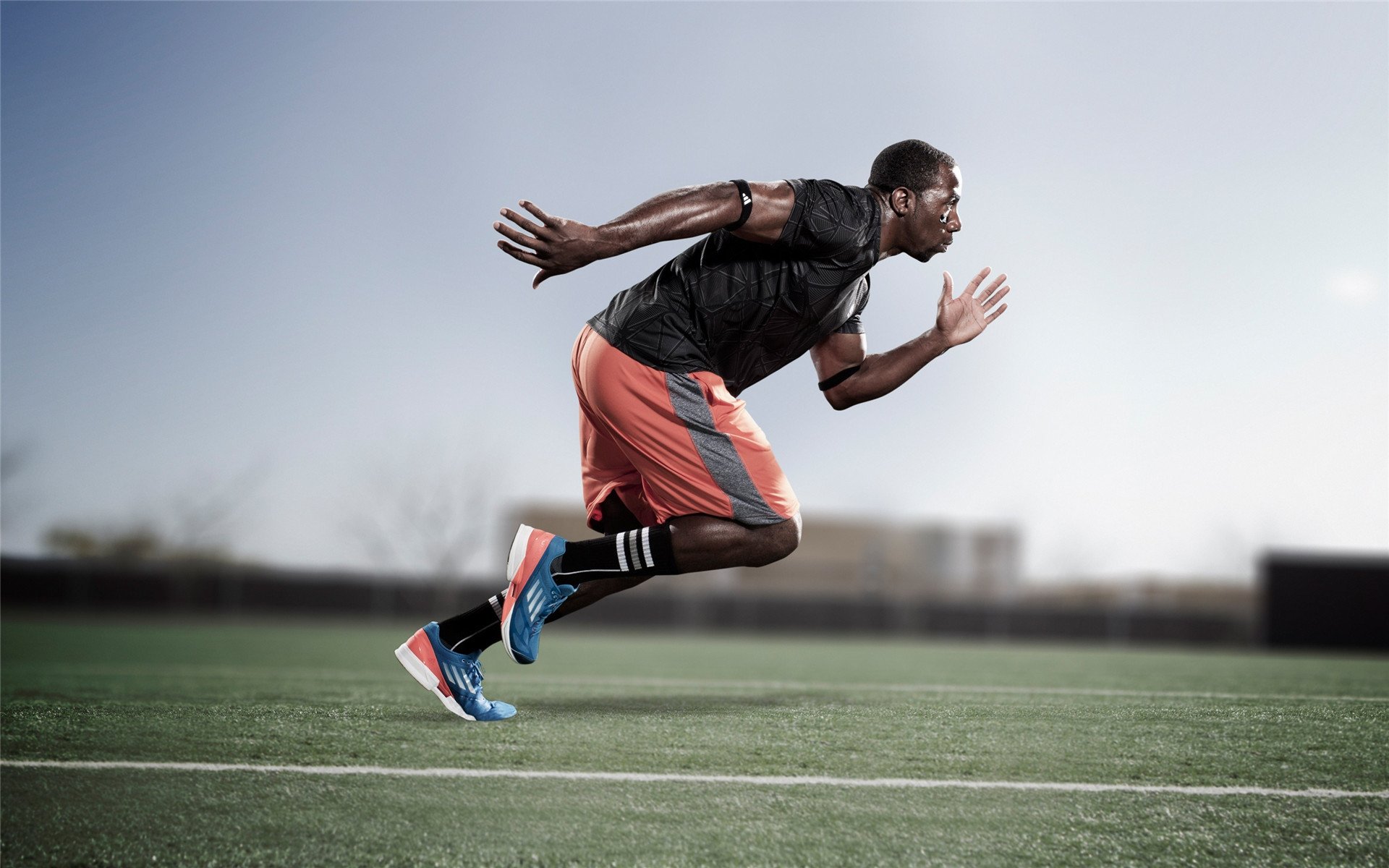 爱游戏官网下载-阿根廷骑手托马斯·约夫雷在美国奥卡拉速度挑战赛中以最快成绩获胜。